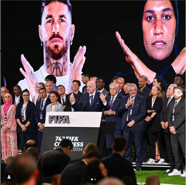 Revolution in football Fifa introduces anti-racism gesture during matches for players who experience racism in the stadium