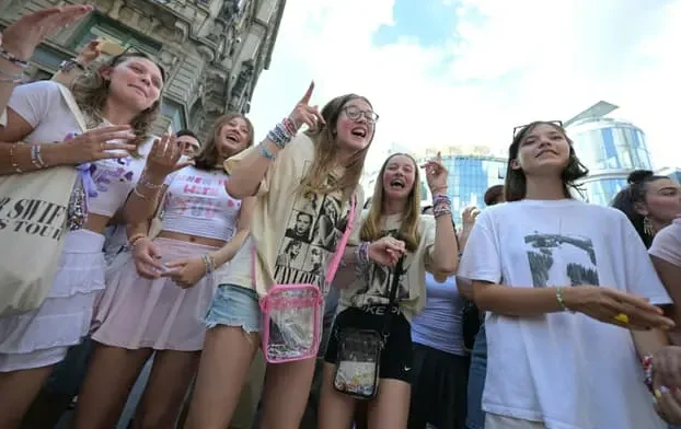 Taylor Swift: Fans of the Singer Gather in Vienna After Her Concerts Were Canceled